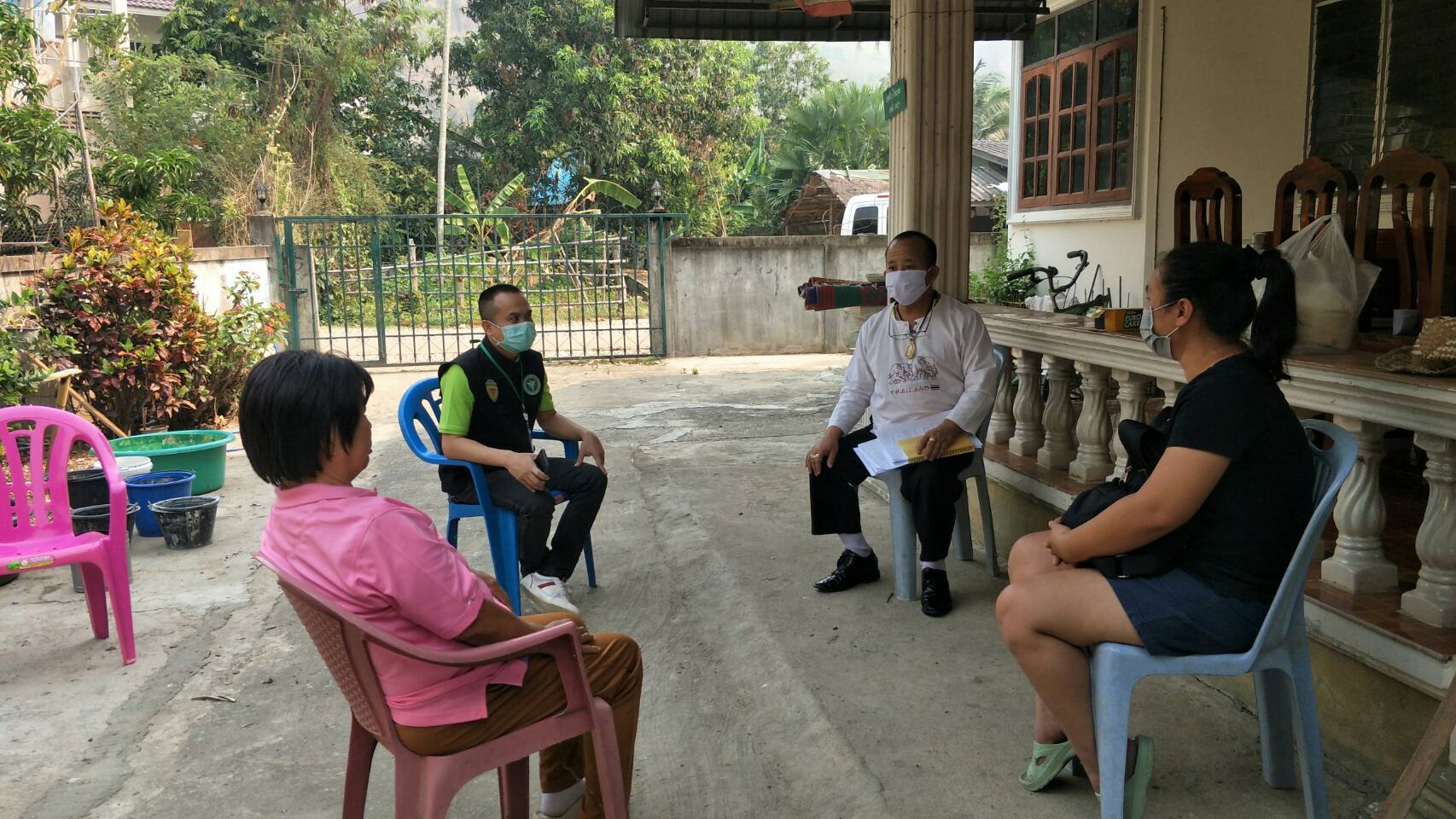 Village Health Volunteers launch door-to-door education on CoVid-19 thaihealth